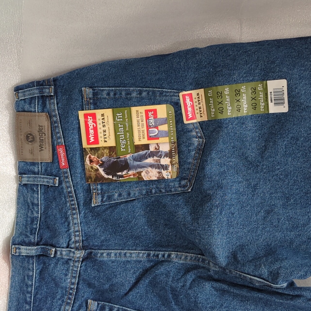 NWT Men's Wrangler Five Star Regular Fit Jeans  Size 40 X 32 - Picture 3 of 4